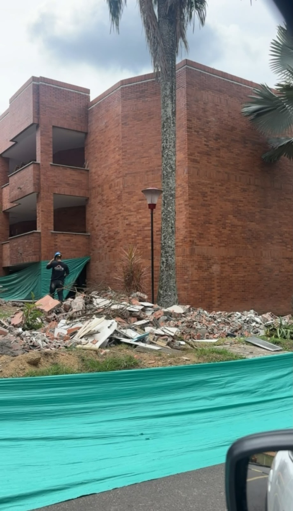 Demolición y adecuación de obras civiles